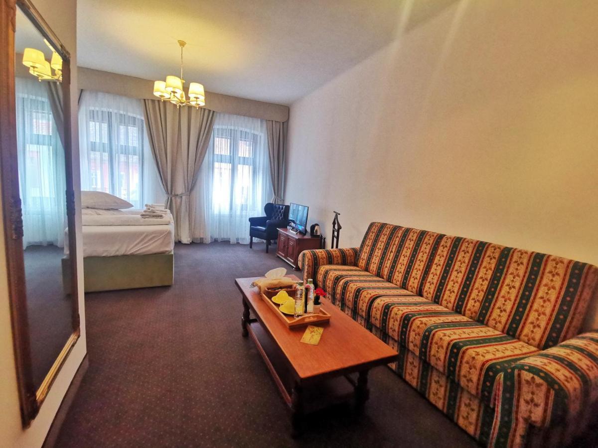 Guest house Casa Kuhn 4*